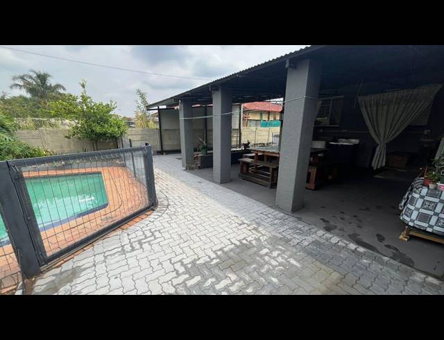 4 BEDROOM HOUSE FOR SALE IN FLORENTIA